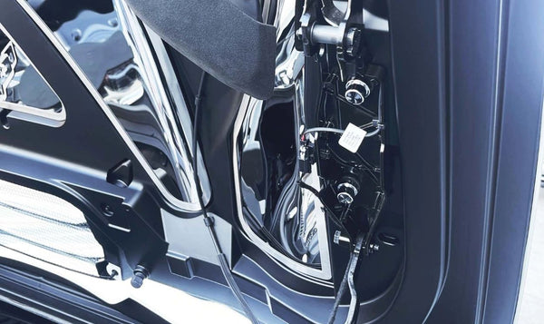 HTC C8 Corvette Hinge Dress-up Bolt And Nut Kit | Triple Coated Chrome