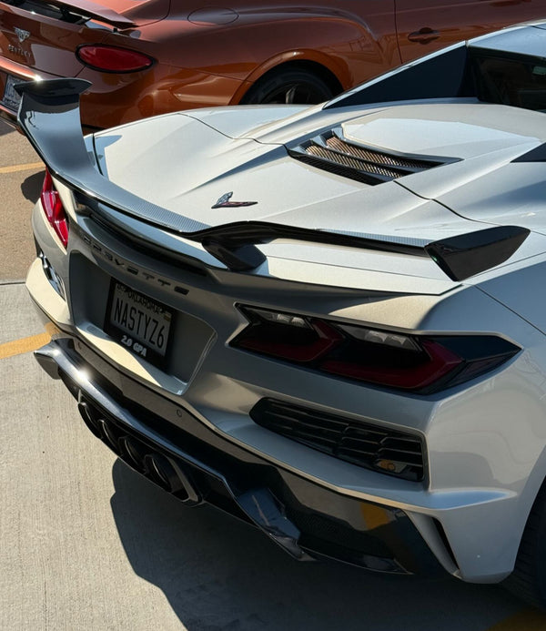 AGM C8 Corvette Z06 / ERay Z07 High Wing / Spoiler (Visible Carbon/Carbon Flash Metallic)