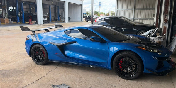 AGM C8 Corvette Z06 / ZR1 / ERay ZR1 High Wing (Visible Carbon / Carbon Flash Metallic)