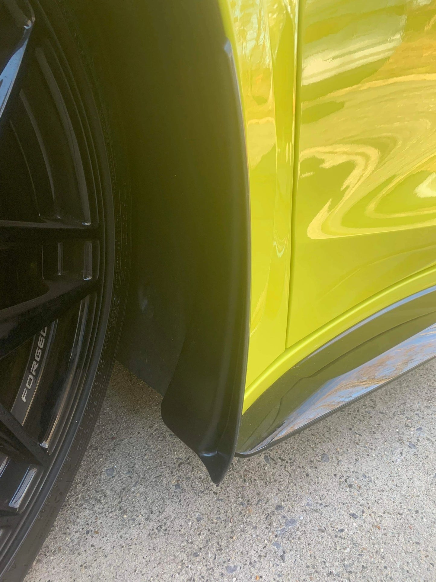 C8 Corvette Z06 & ERay Extended Front Splash Guards - Carbon Flash