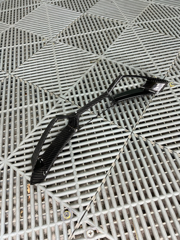 G8X Dry Carbon Fiber Bucket Seat Center Trim