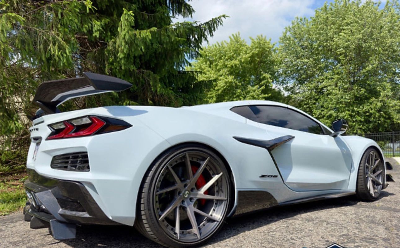 AGM C8 Corvette Z06/ERay Aero Blades (Visible Carbon/Carbon Flash Metallic)