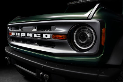 Oracle 2021+ Ford Bronco Oculus Bi-LED Projector Headlights - Amber/White Switchback